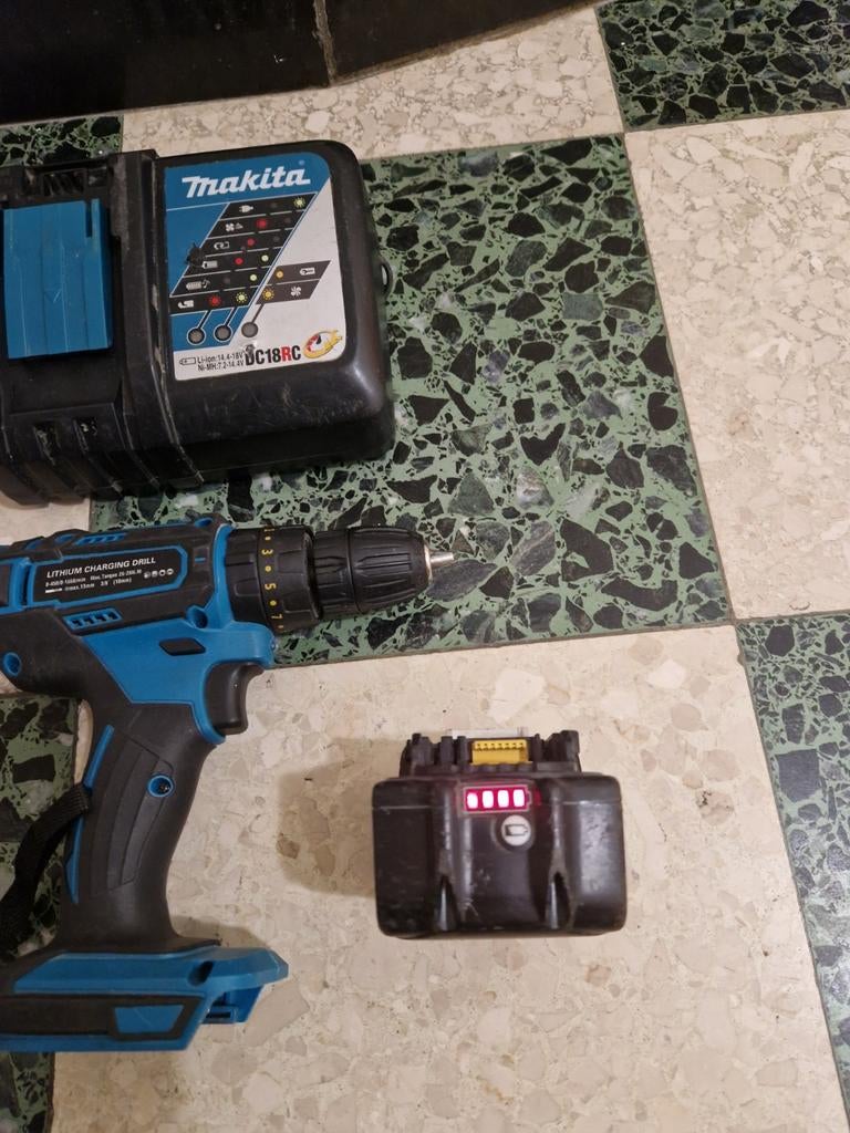 Foreuse makita avec batterie 18v et chargeur d'origine n, Enlèvement ou Envoi, Batterie