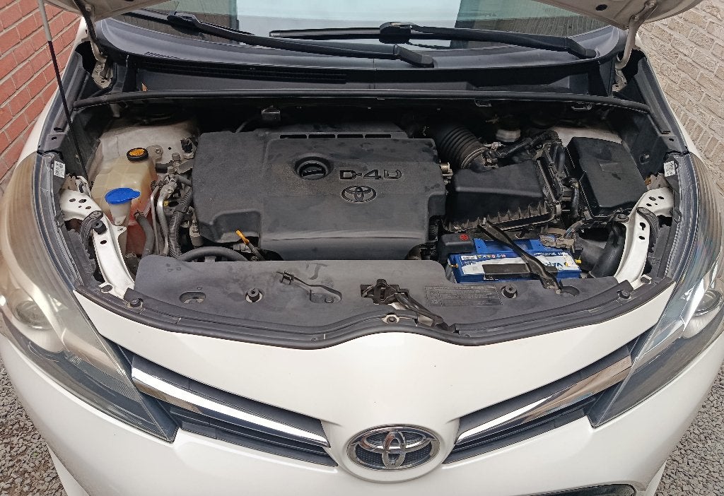 Toyota AR2 Verso Diesel- (defect turbo - join de culasse), Autos, Euro 5, 129 g/km, Cruise Control, 7 places
