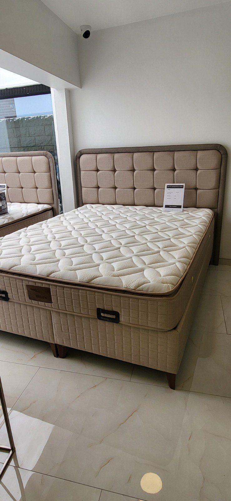 2 persoonsbed, Huis en Inrichting, Slaapkamer | Bedden, Ophalen, Beige