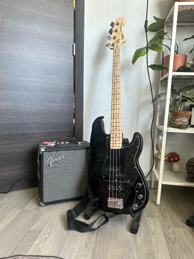 Bas gitaar starter set, Muziek en Instrumenten, Ophalen, Zo goed als nieuw, Elektrisch