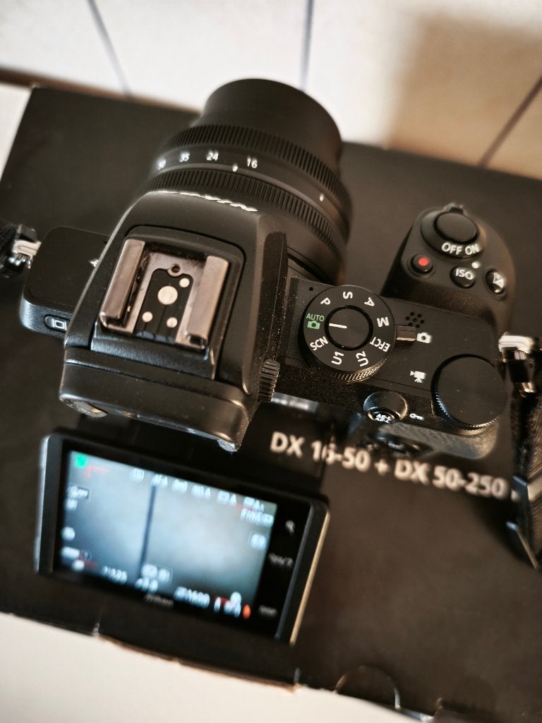 Nikon Z50 met lenzen, TV, Hi-fi & Vidéo, Appareils photo numériques, Chargeur, Sans zoom optique, 20 mégapixels, Enlèvement ou Envoi