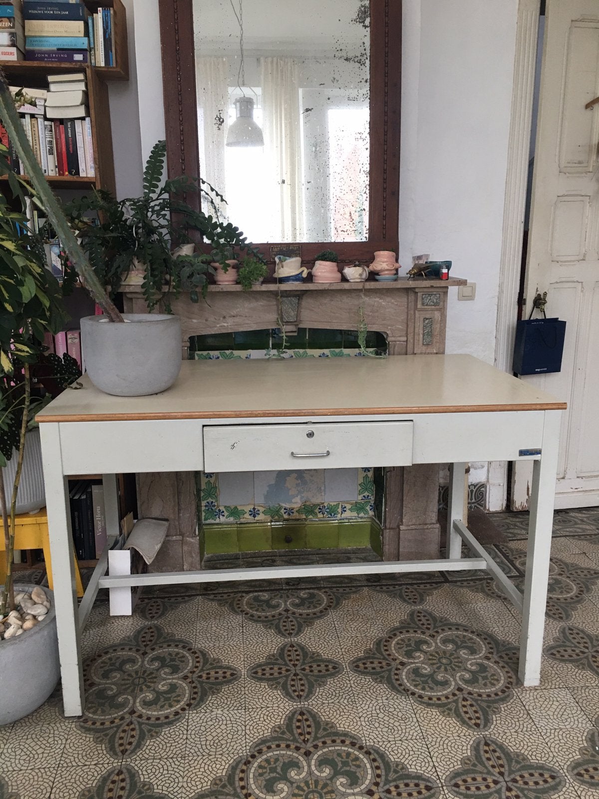 Groot vintage industrieel bureau, Maison & Meubles, Bureaux, Industriel, Enlèvement, Utilisé