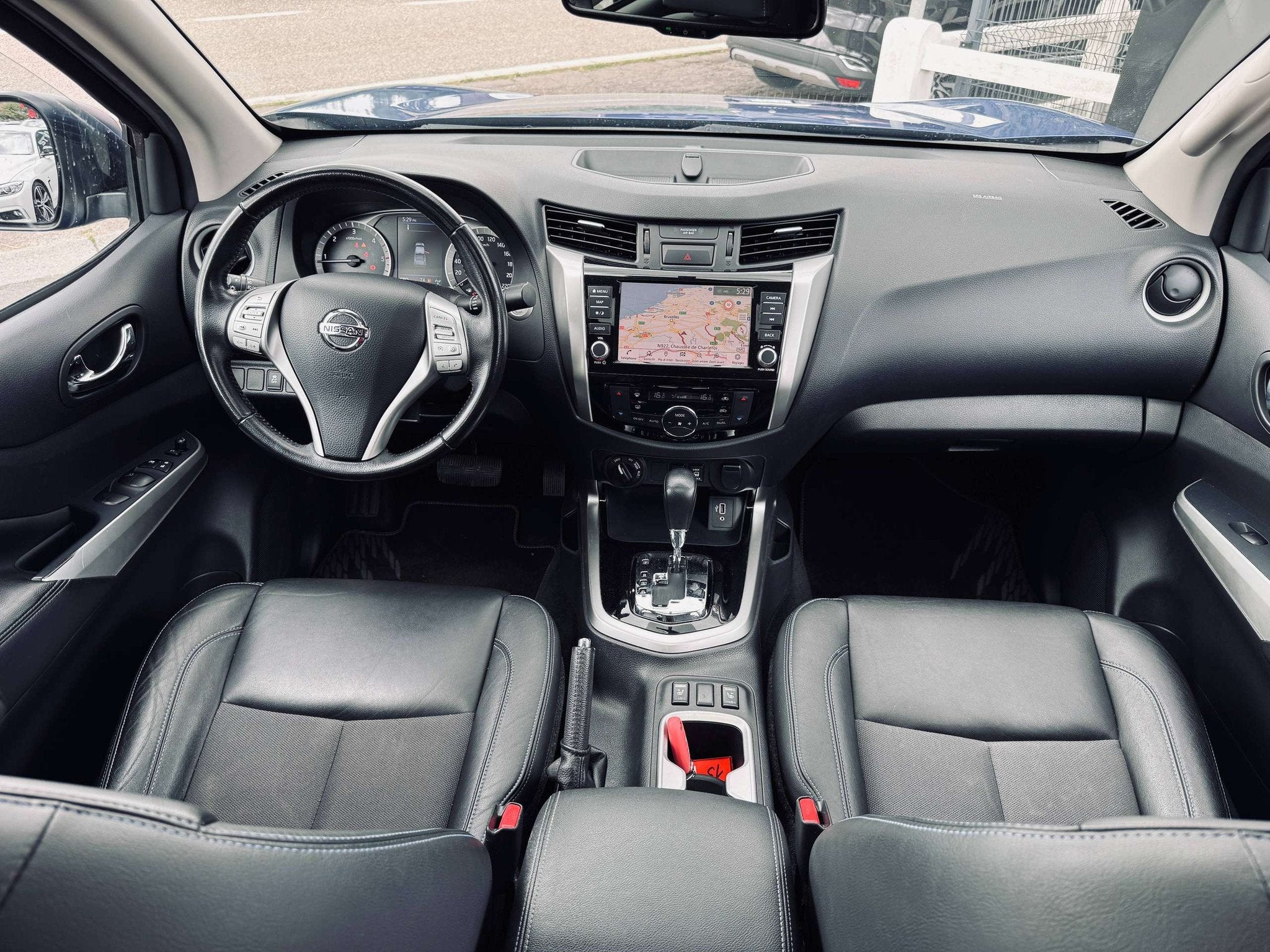 Nissan Navara 2.3 dCi 4WD N-Guard AUTOMATIQUE, Garantie 1an, Cuir, Autres modèles, Achat, 4 portes