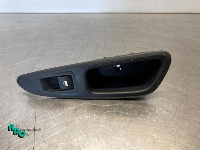 Commutateur vitre électrique d'un Peugeot 308 (308 08-), -, 3 mois de garantie, Utilisé, -