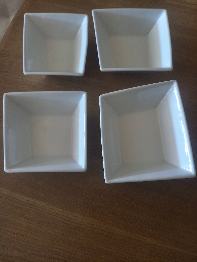 4 aperitief schoteltjes, Huis en Inrichting, Keuken | Bestek, Ophalen, Zo goed als nieuw, Overige materialen, Serveergerei