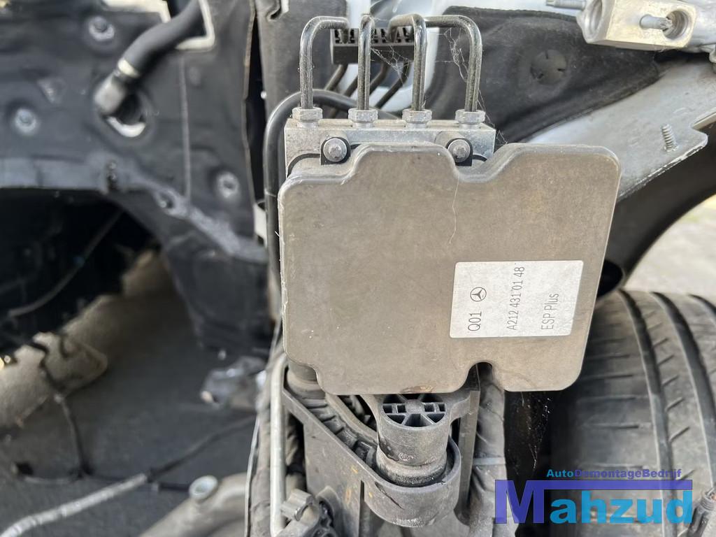 Mercedes W212 E KLASSE abs pomp 2013-2016 A2124310148, Mercedes-Benz AG, Mercedes-Benz, Utilisé, Mercedesstrasse 120
70372  Stuttgart, DE