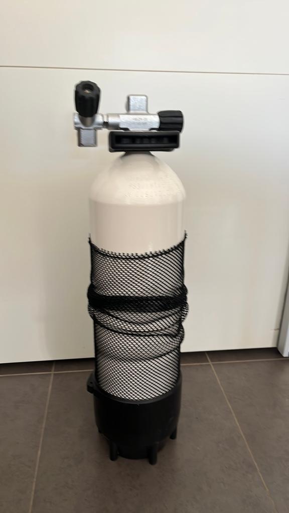 Duikfles 10 l, 300 bar, dubbele kraan, Watersport en Boten, Duiken, Ophalen, Zo goed als nieuw, Duikfles