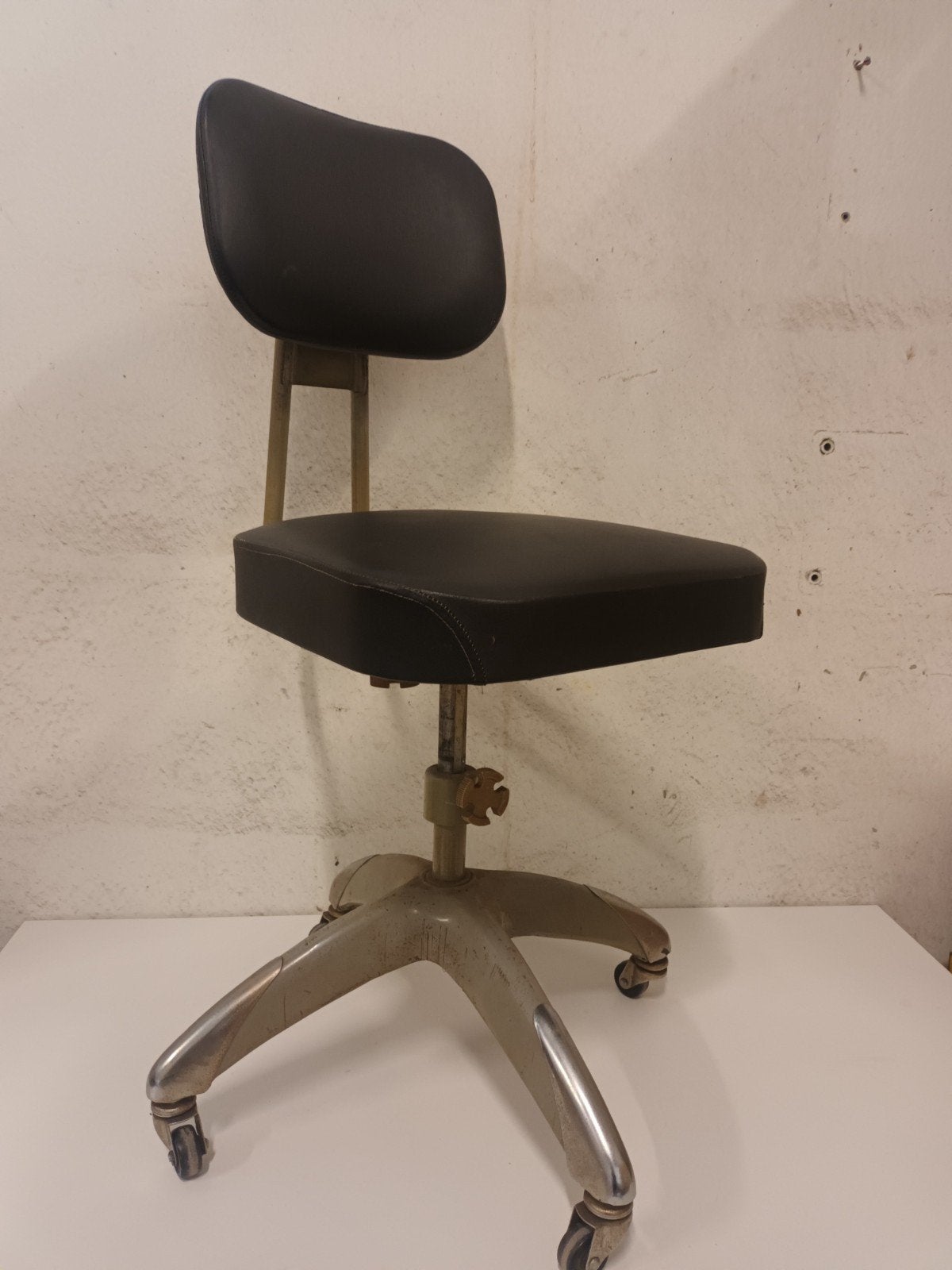 Vintage Japanse Industriële Bureaustoel C.M.C. (1967) –, Ophalen