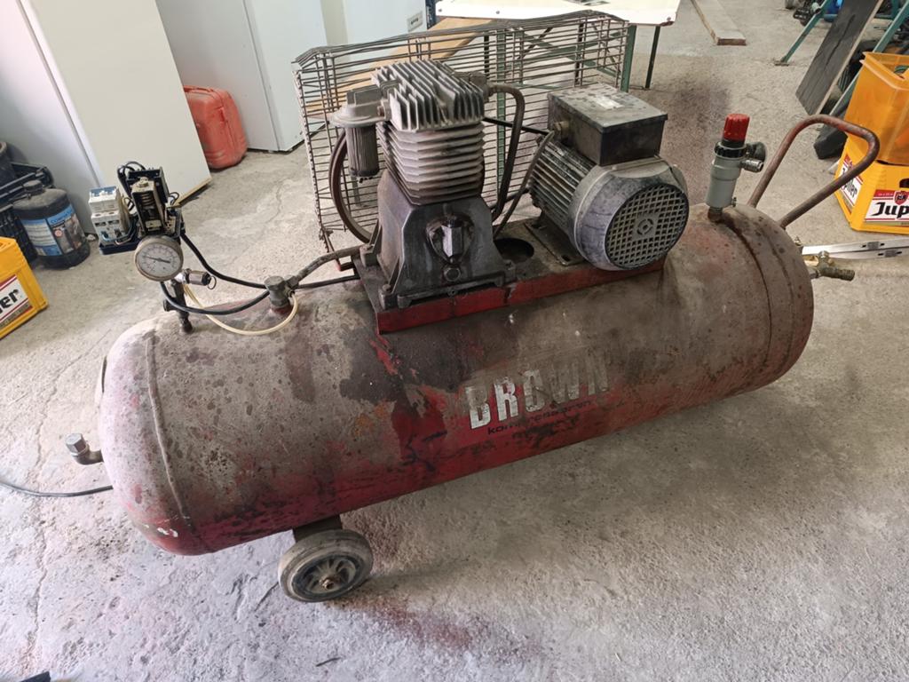 Compresseur brown 200l, Bricolage & Construction, Compresseurs