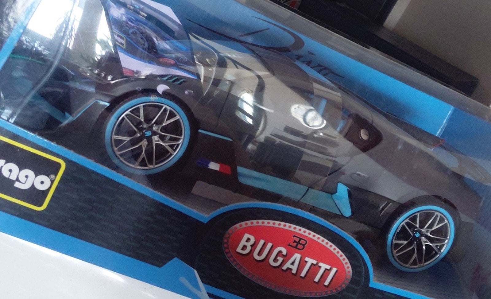 1:18 Burago Bugatti il divo, Hobby & Loisirs créatifs, Voitures miniatures | 1:18, Enlèvement ou Envoi, Burago