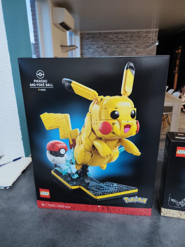 Lego pikachu en poke ball, Ophalen of Verzenden, Lego