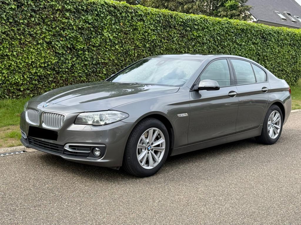BMW 530d Automaat – Leder – Navi Pro – HUD – Camera - pano, Achterwielaandrijving, 2993 cc, https://public.car-pass.be/vhr/50d63f6d-8d39-4fe5-bcb3-9cdd13f9625b