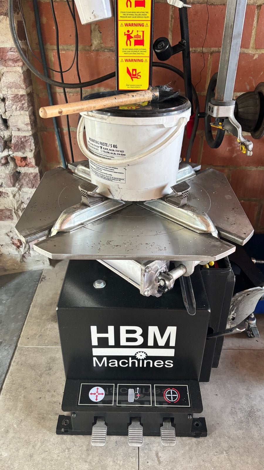 Bandenmachine HBM Nieuwstaat, Ophalen, Gebruikt