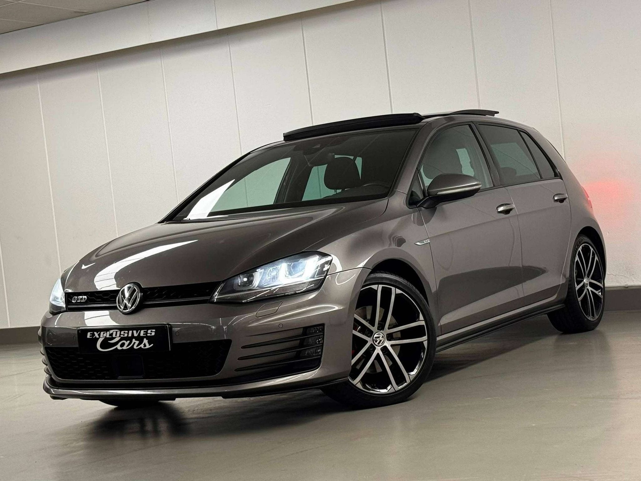 Volkswagen Golf GTD 2.0 CR TDI 184 CV DSG TO PANO BI-XENON G, Automaat, Stof, Gebruikt, 4 cilinders