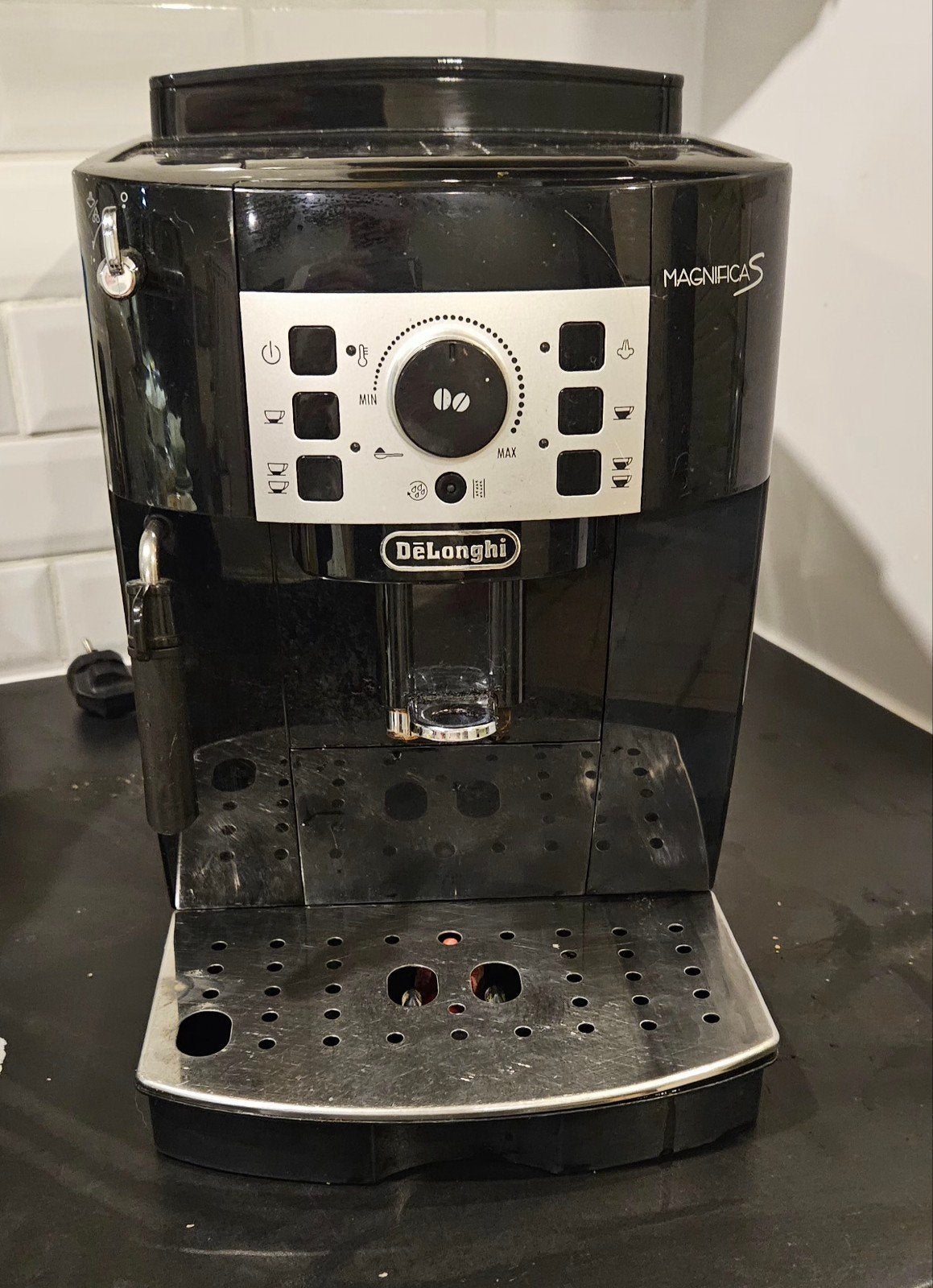 Koffiemachine Delonghi Magnifica S., Café en grains, Utilisé, Enlèvement, Cafetière