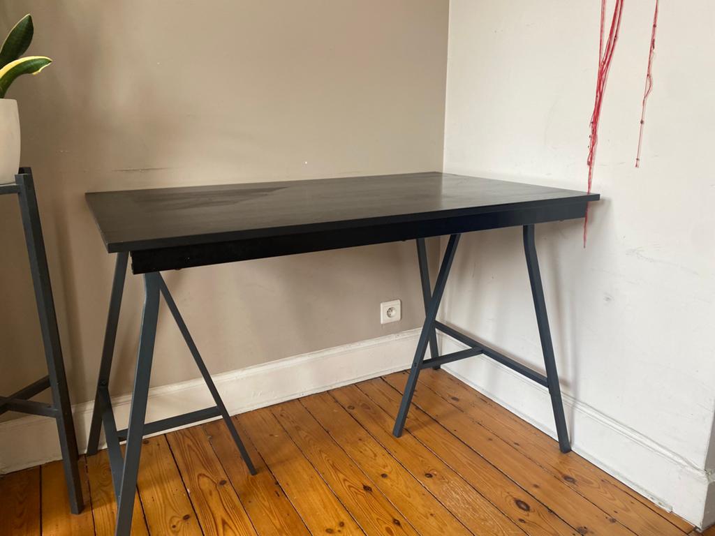 Bureau noir IKEA avec tréteaux, Maison & Meubles, Bureaux, 110 cm, 67 cm, Comme neuf, IKEA