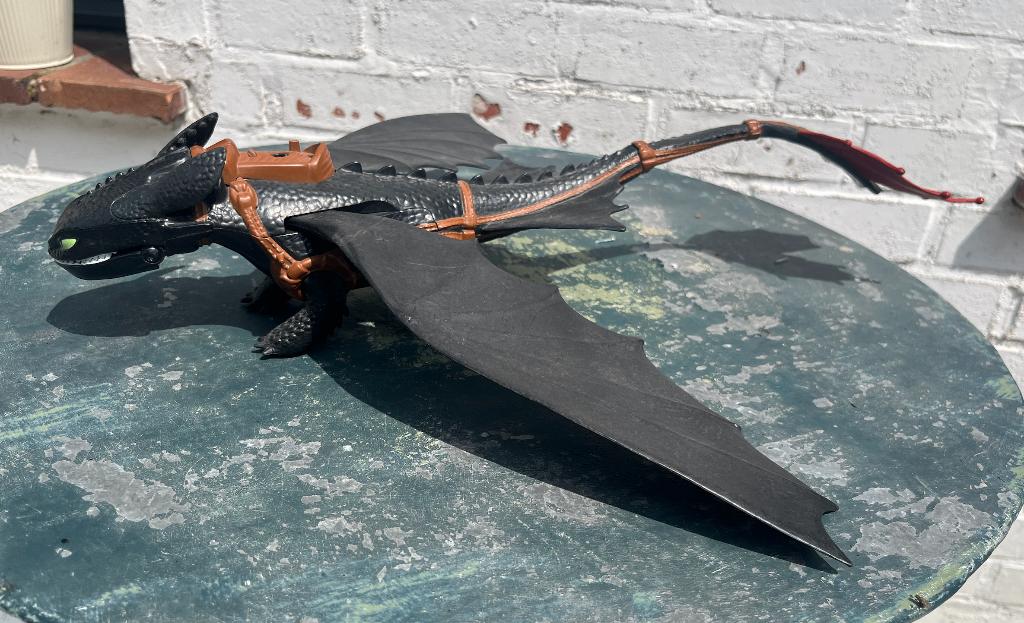 Tandloos disney hoe tem je een draak speelgoed figuur dragon, Ophalen of Verzenden, Gebruikt