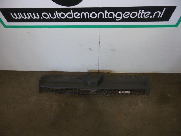 Calandre d'un Ford Connect (Connect 02-), -, 3 mois de garantie, -, -