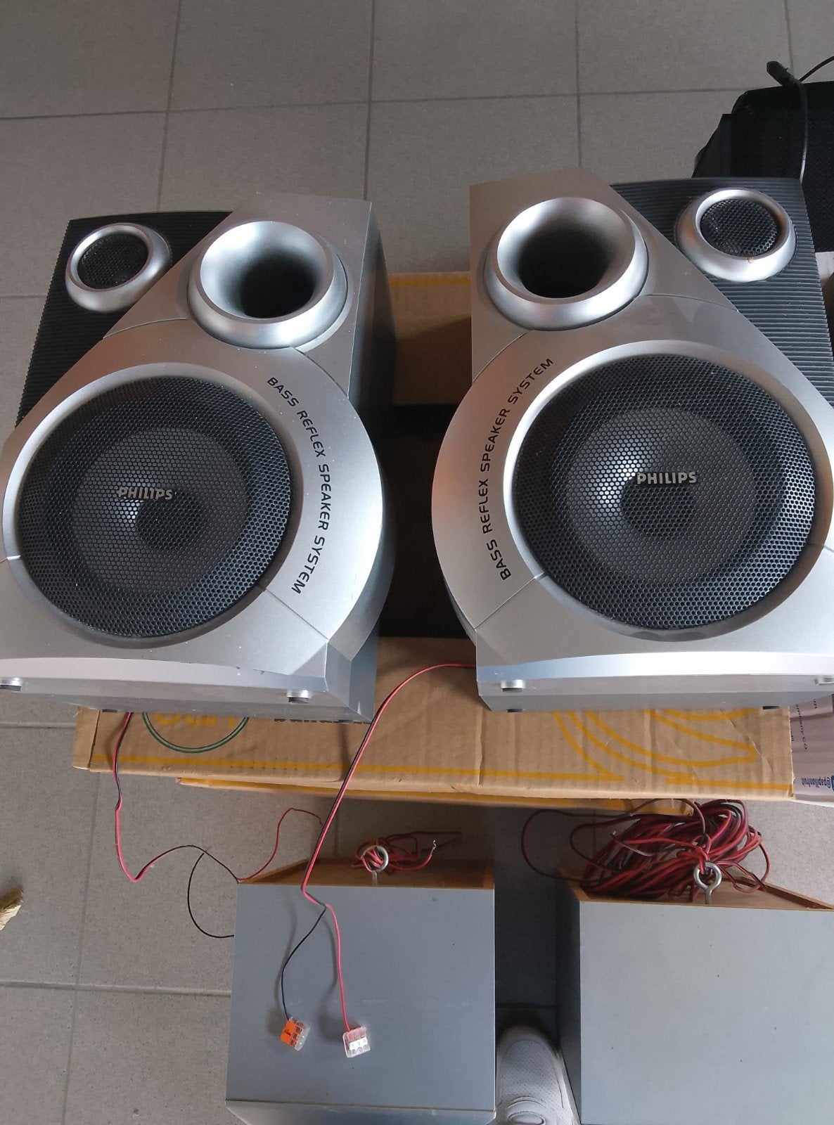 2 boxen, Philips, Enlèvement, Philips