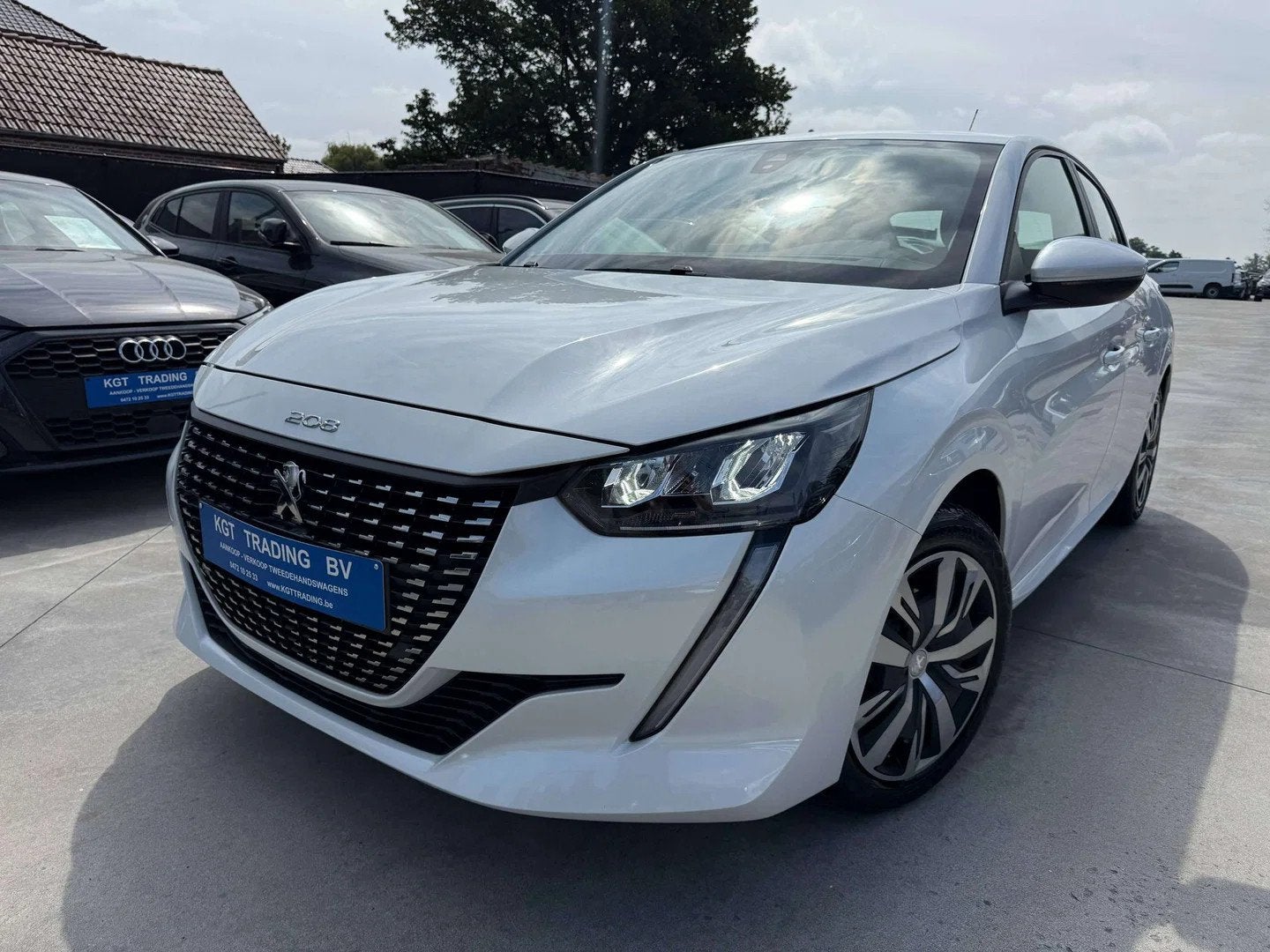 Peugeot 208 1.2i FULL LED NAVIGATIE CARPLAY PARKEERSENSOREN, Auto's, Stof, 1199 cc, https://public.car-pass.be/vhr/7214506f-f76a-4ccb-8ed4-9b1737aa5672