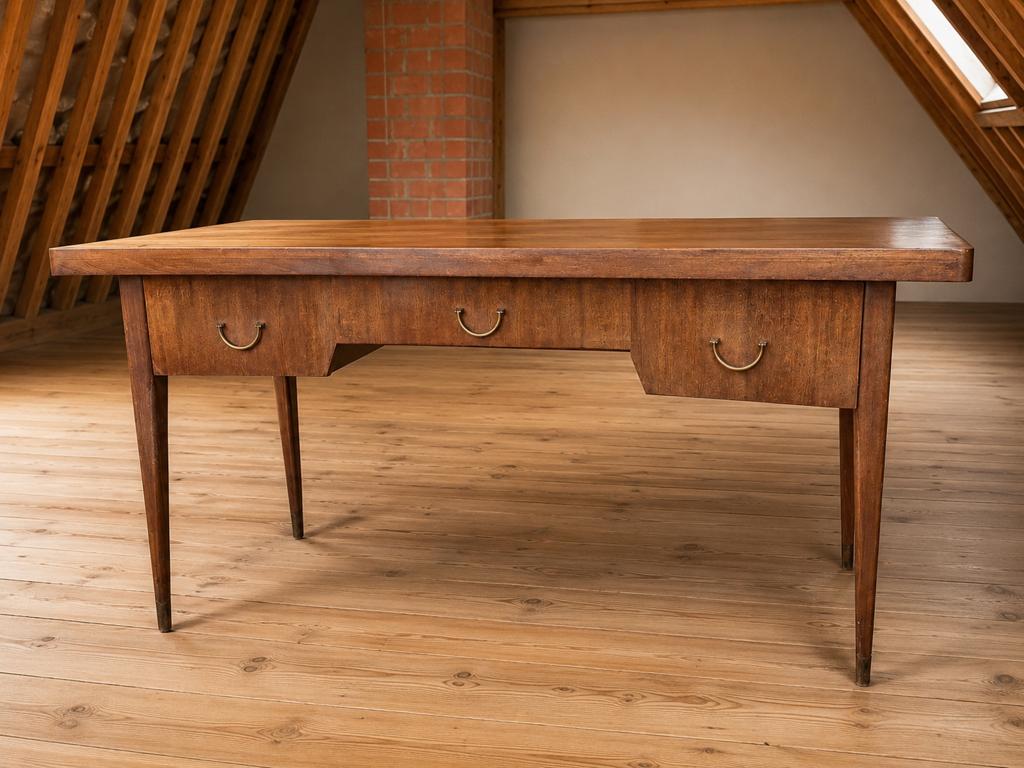 Bureau arrondi, Enlèvement, Utilisé