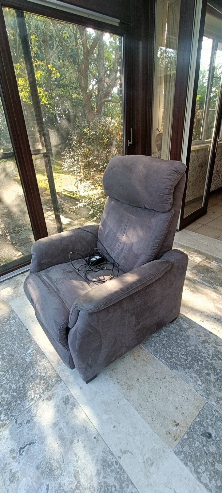 Motion elektrische relaxfauteuil met extra sta-op functie, 75 à 100 cm, Enlèvement, Utilisé, Autres matériaux