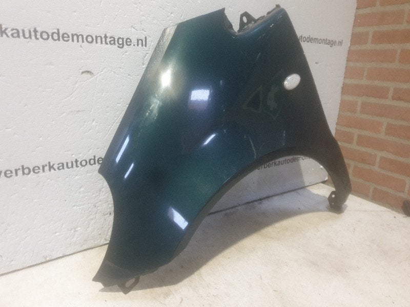 SPATBORD LINKS VOOR Mercedes-Benz A (W168) (01-1997/08-2004), Gebruikt, Mercedes-Benz, Voor, Spatbord