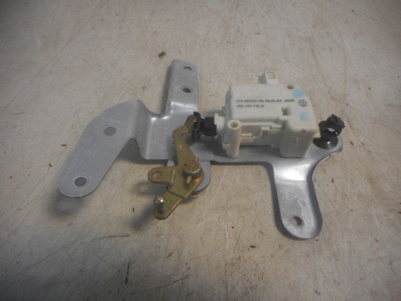 VEROUILLAGE CENTRALISEE CAPOT MOTEUR New Beetle (9C1 / 9G1), Volkswagen, Volkswagen AG, Utilisé, Kundenbetreuung@volkswagen.de