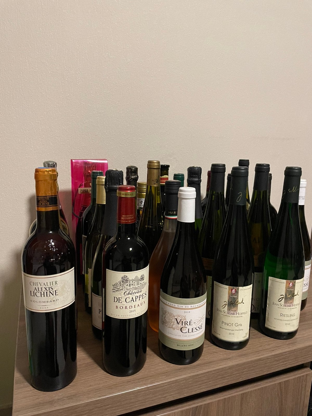 Een partij van 29 flessen wijn en champagne., Verzamelen, Ophalen, Zo goed als nieuw, Champagne