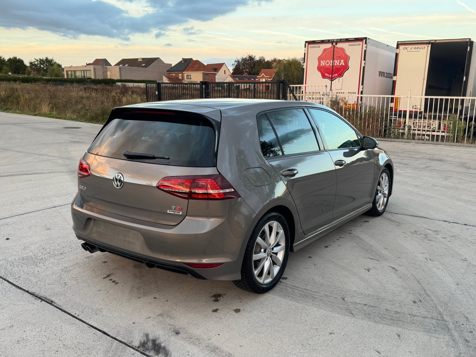 Golf 7 1.4 TSI Pack R-Line 2016 Prête à immatriculer, Autos, Euro 5, Achat, https://public.car-pass.be/vhr/, Entreprise