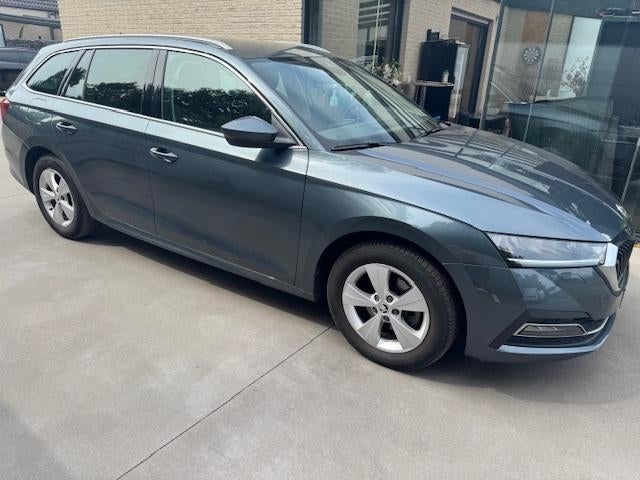 Skoda octavia 1.0 Tsi Dsg benzine Bouwjaar 6/2021, Autos, Skoda, Entreprise, Achat, Octavia, ABS, Caméra de recul, Régulateur de distance