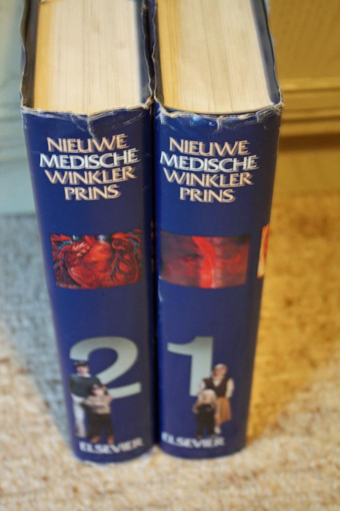 Nieuwe medische Winkler Prins 1 en 2, Boeken, Medisch, WinklerPrins, Ophalen of Verzenden, Zo goed als nieuw