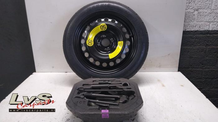 Kit de cric + Roue de secours d'un Kia Stonic, Kia, -, 3 mois de garantie, Utilisé