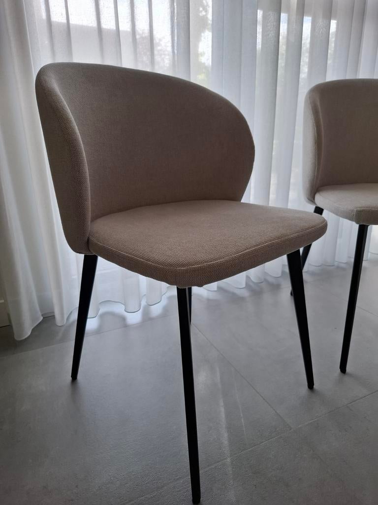 8 eetkamerstoelen, Ophalen