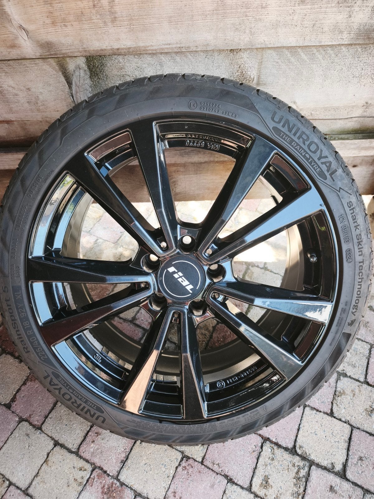 Jantes rial 18" + pneus, Autos : Pièces & Accessoires, 18 pouces, Pneu(s)
