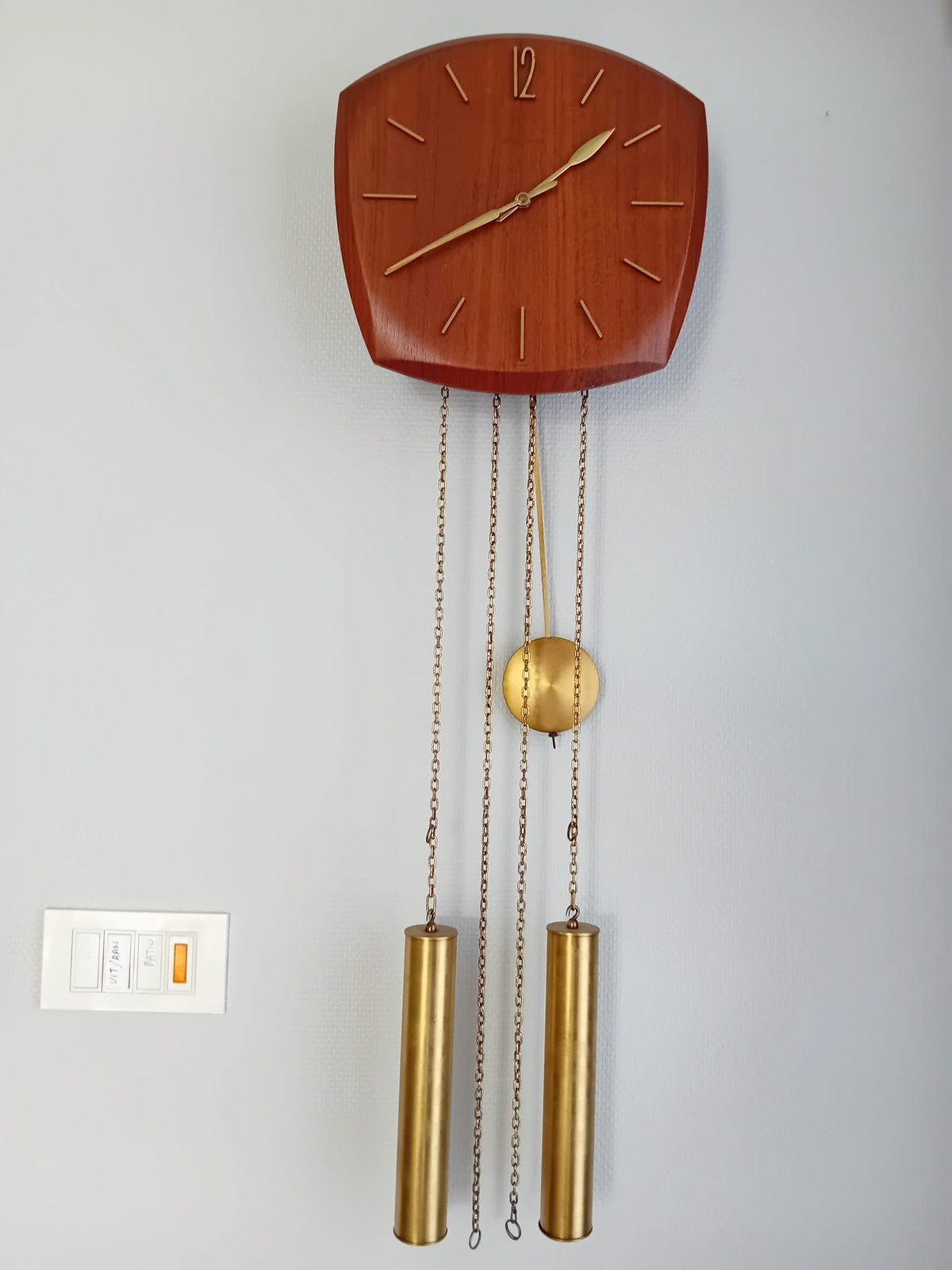 Wandklok in vol hout, Antiek en Kunst, Ophalen