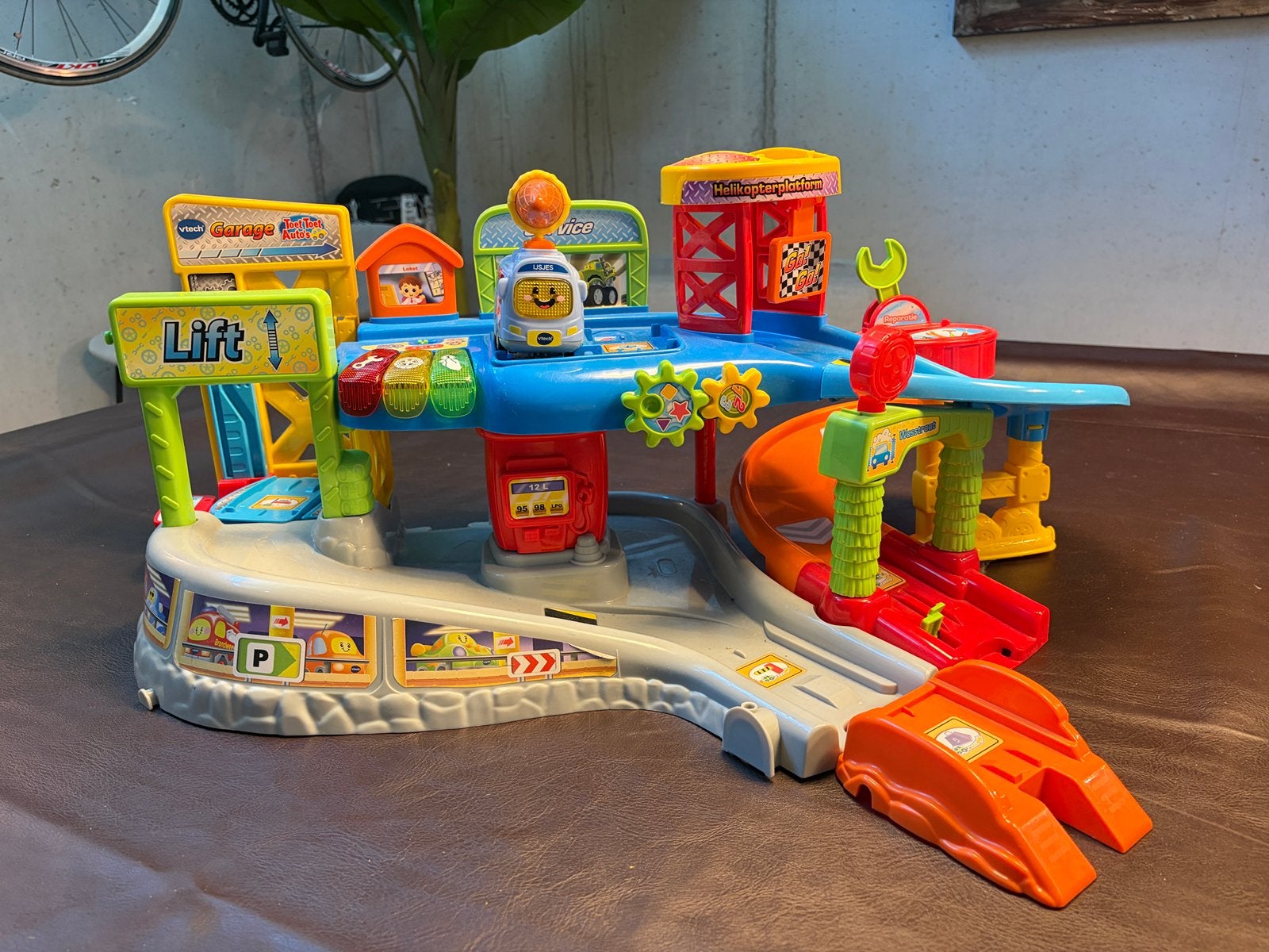 Vtech garage met geluiden en auto, perfect werkend, Enfants & Bébés, Jouets | Vtech, Enlèvement, Comme neuf