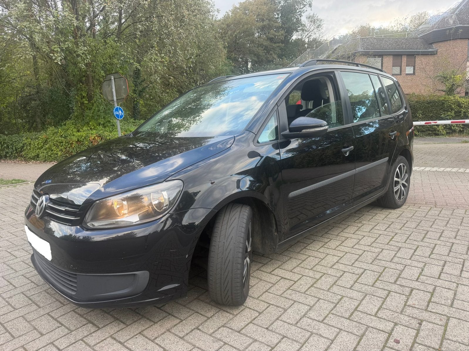Volkswagen Touran 1.2 Benzine – 7 pl - airco, Bedrijf, Handgeschakeld, https://public.car-pass.be/vhr/2203e332-8081-41f7-b67f-8e47154d6e9d