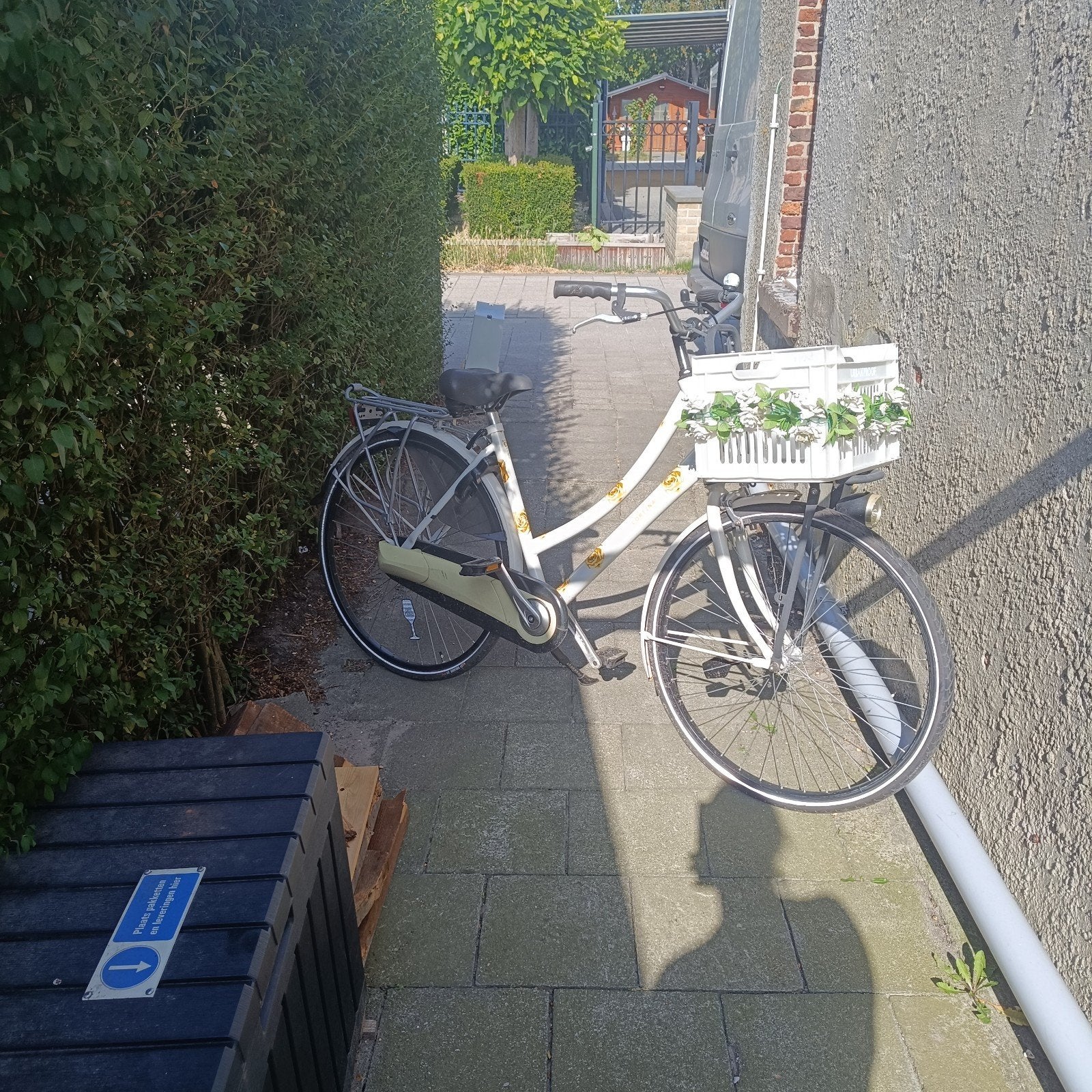 Bloem versierd fiets, Enlèvement