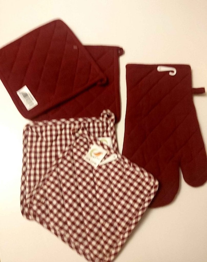 Set de gants, manique plus assiettes., Enlèvement, Neuf