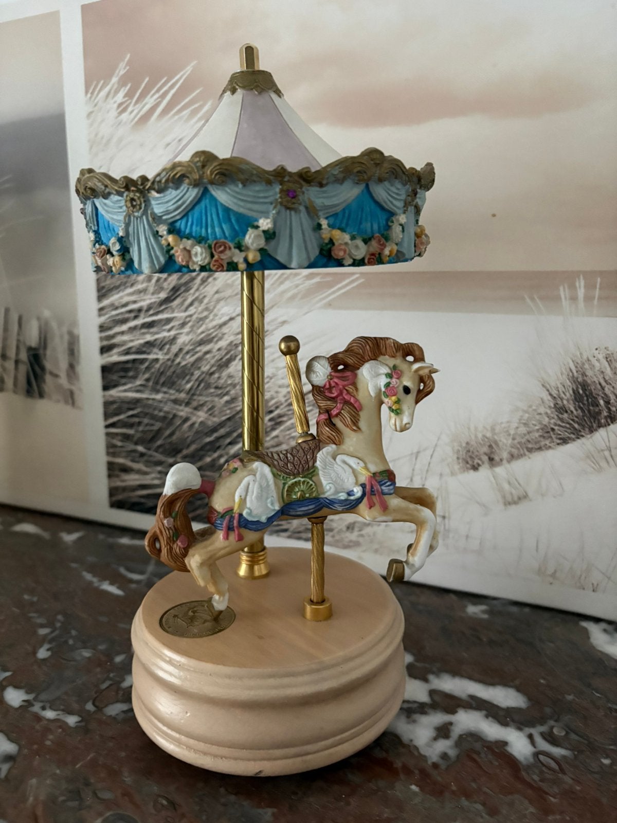 Carrousel musical vintage Melody Swan lake– Cheval animé, Antiek en Kunst, Ophalen