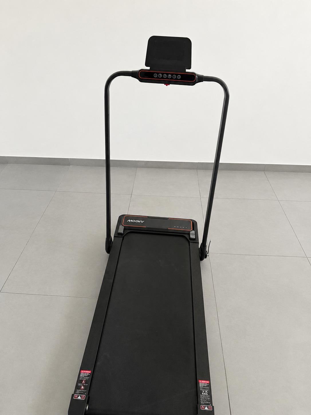 Tapis de marche/course de la marque MOOVV, Enlèvement, Comme neuf