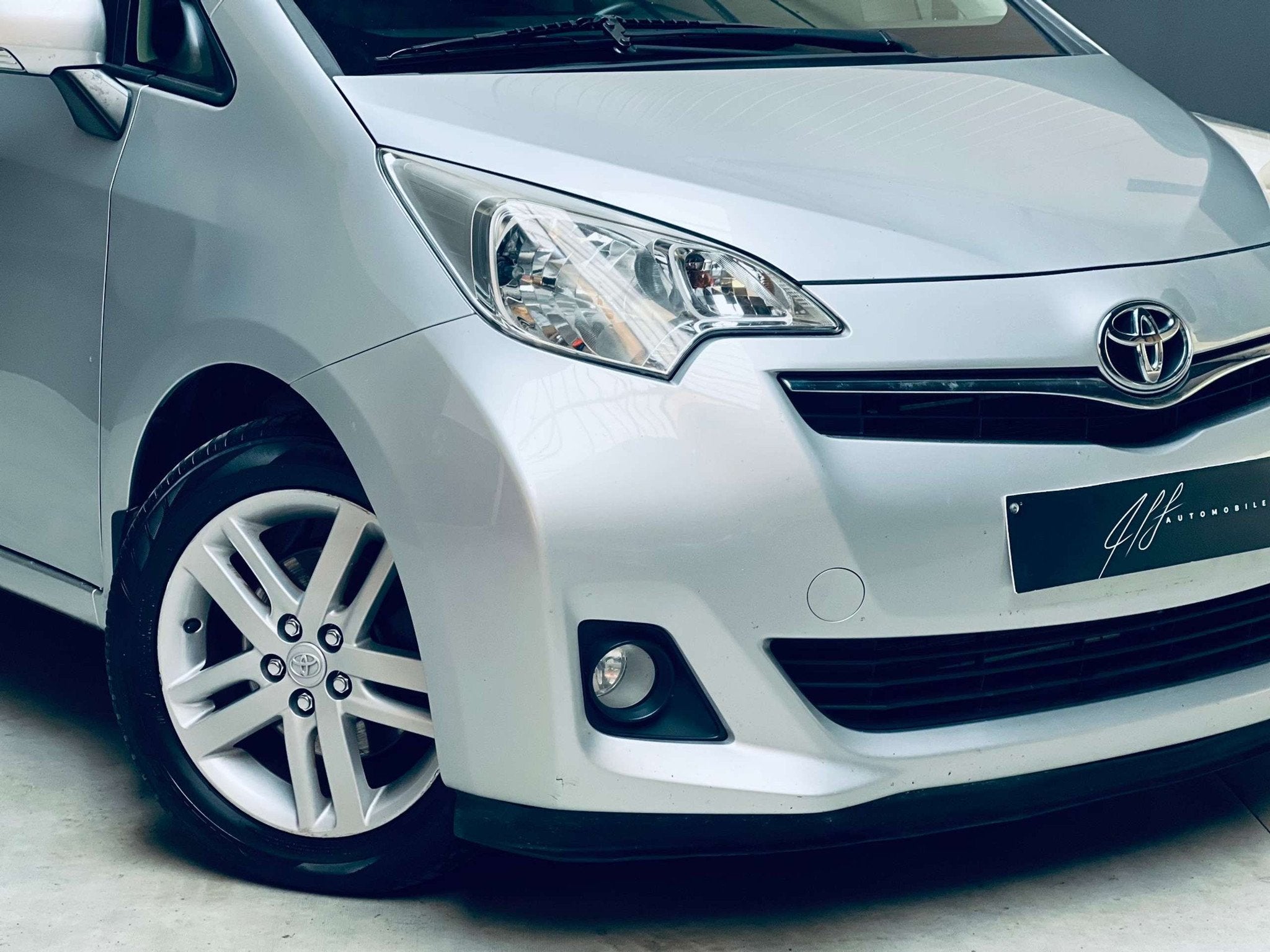 Toyota Verso-S 1.4 D-4D *CLIMATISATION*TOIT PANORAMIQUE*, Voorwielaandrijving, Euro 5, Stof, Gebruikt