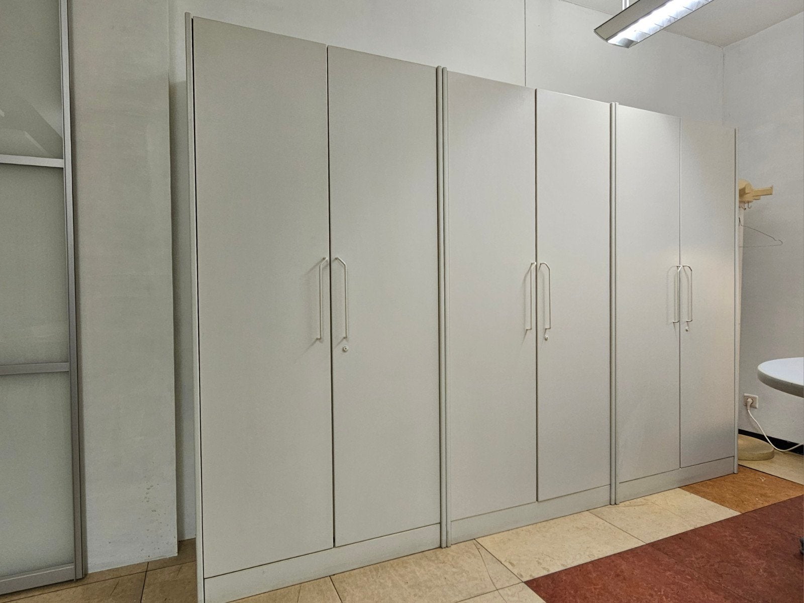 Armoire blanche à double porte, Enlèvement, Utilisé, Plusieurs portes