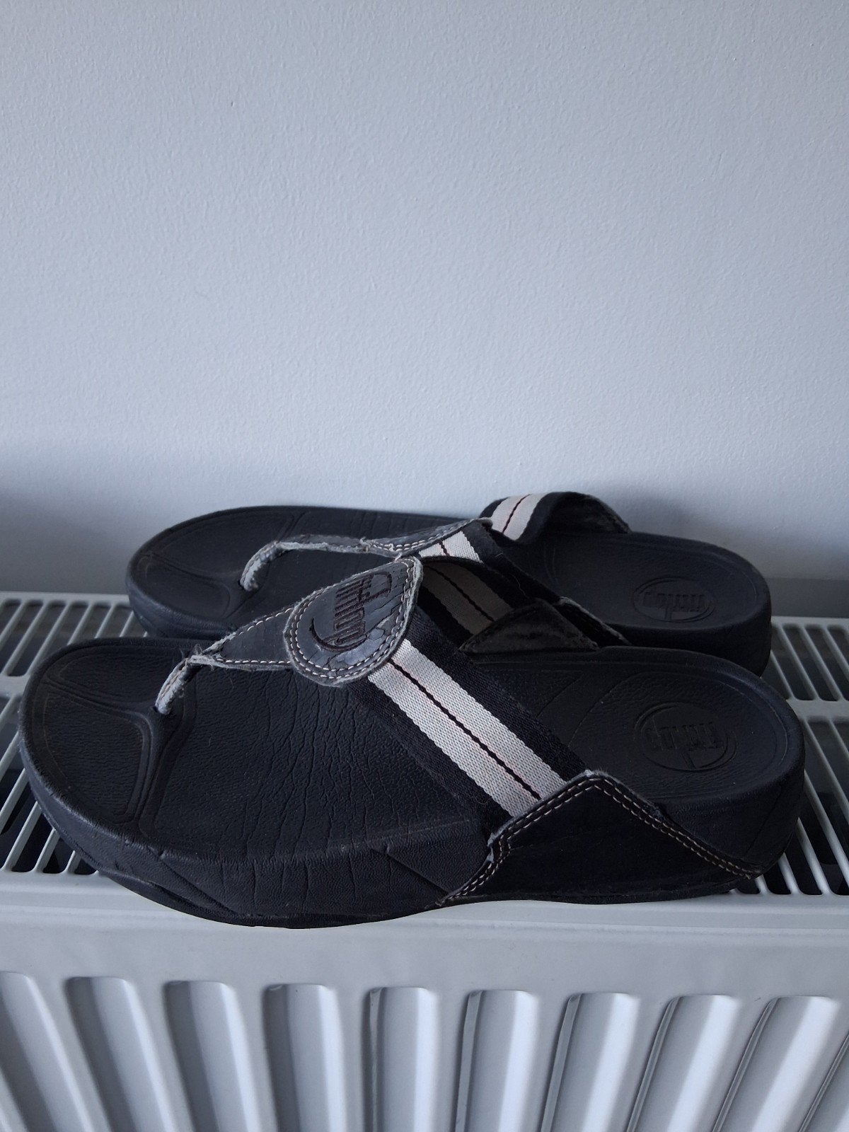 tongs noires, Vêtements | Femmes, Enlèvement ou Envoi, Porté, Fit flop, Sandales de bain