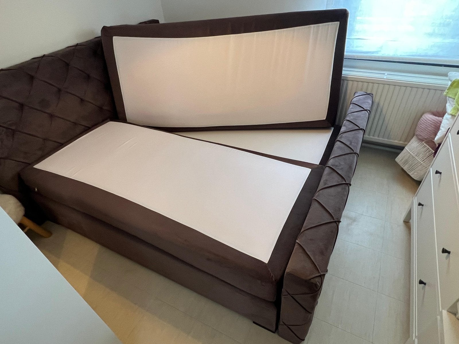 Mooie boxspring/bed – donkerbruin/beige, Huis en Inrichting, Slaapkamer | Bedden, Ophalen, Zo goed als nieuw, Beige