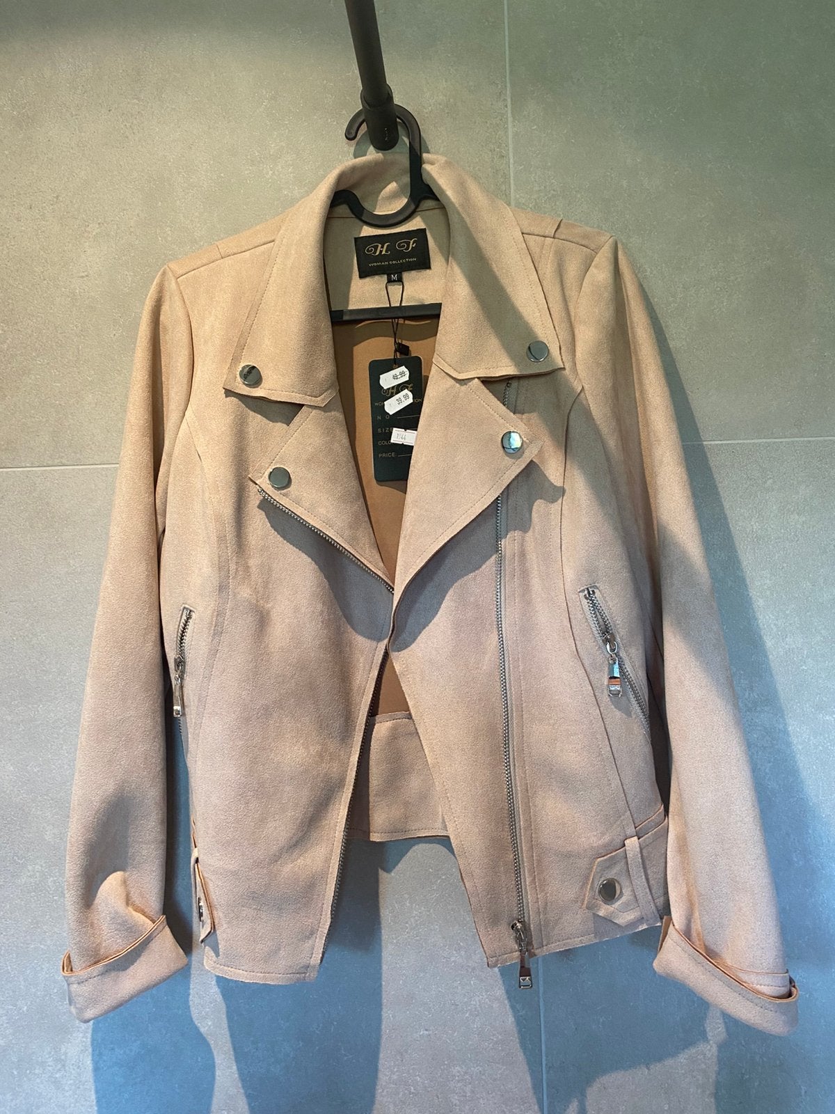 Jolie veste rose taille M, Kleding | Dames, Jasjes, Kostuums en Pakken, Maat 38/40 (M), Nieuw, Ophalen of Verzenden, Jasje