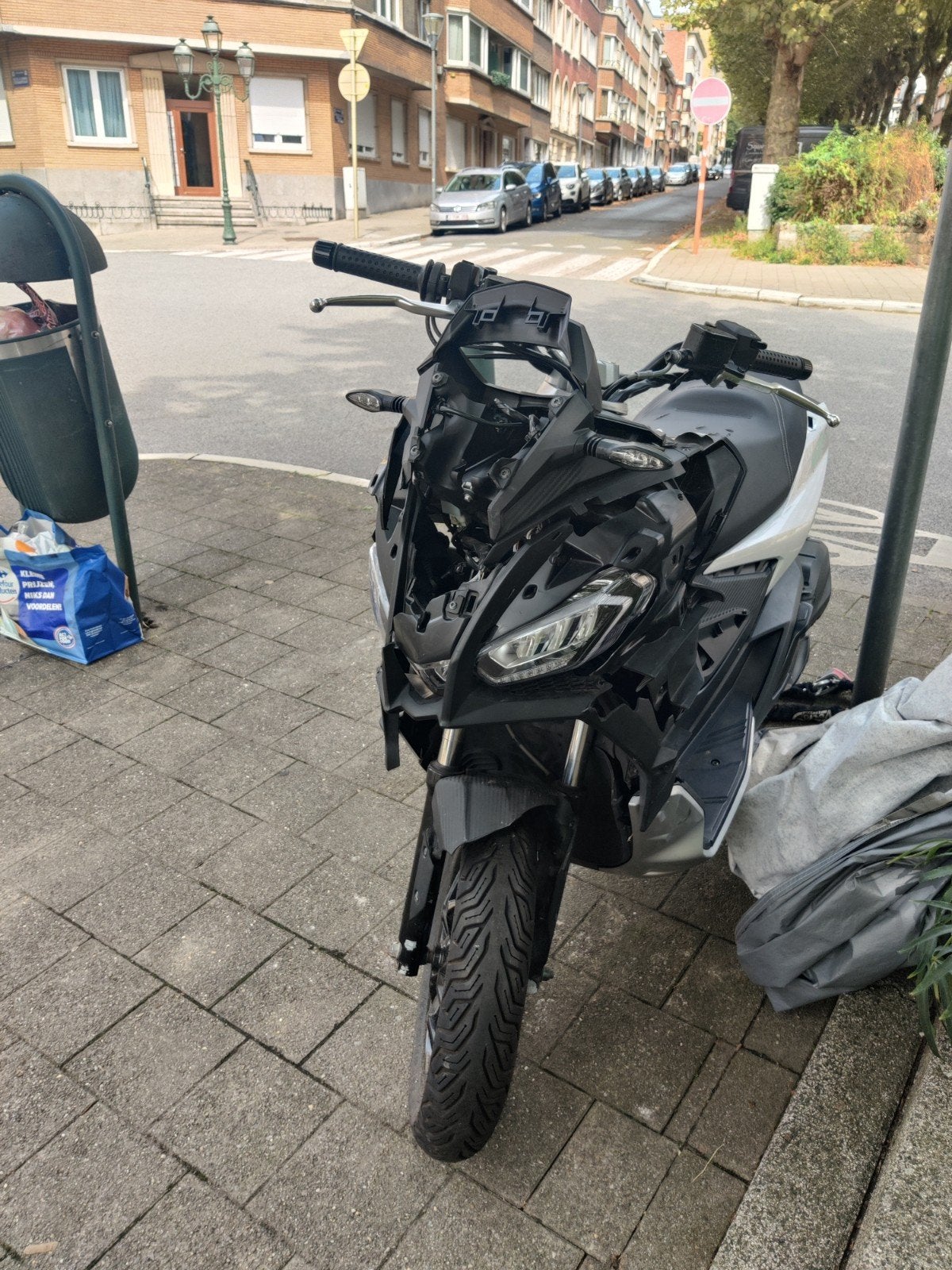 Aprilia sr gt 200 accident, Motos, Scooter, Occasion, Particulier, 12 à 35 kW