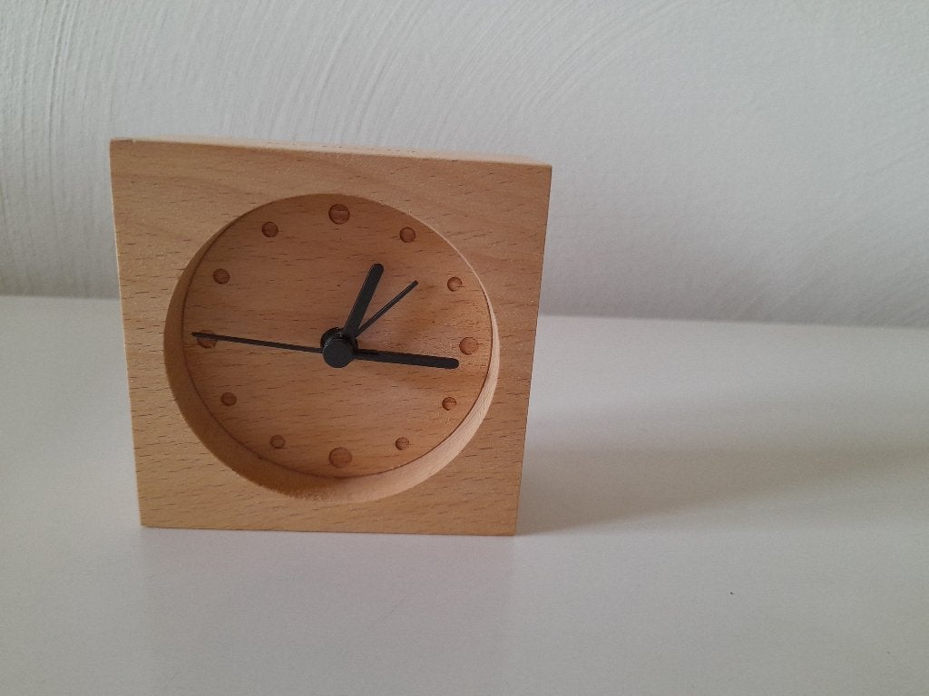 Kikkerland - design houten wekker / klok, Ophalen of Verzenden, Zo goed als nieuw, Analoog, Overige typen