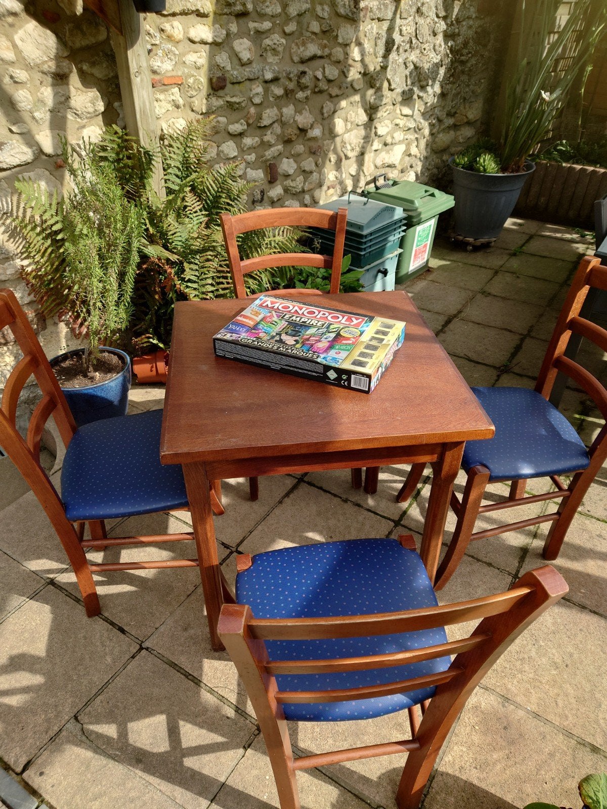 Lots chaises & petite table, Enlèvement, Utilisé, Quatre